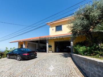 Vende se Moradia em Castelo de Paiva com 1100m² de terreno