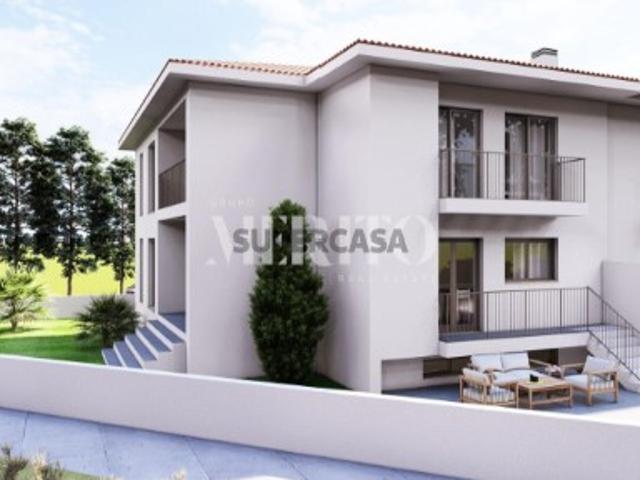Vende se Moradia Gaveto em Estrutura