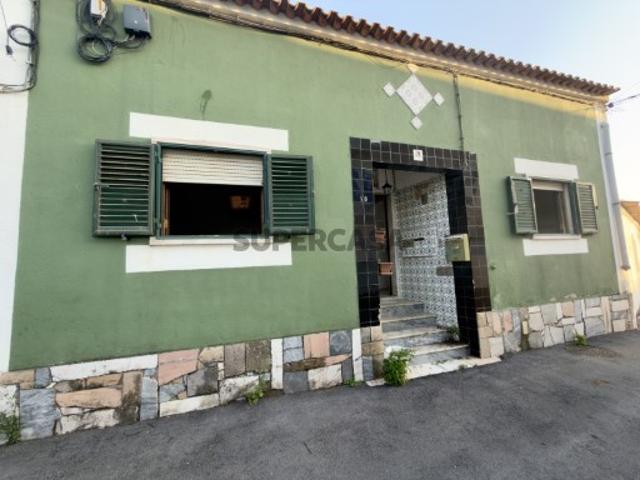 Vende se moradia T2 com potencial único | Granja de Alpriate, em Vialonga