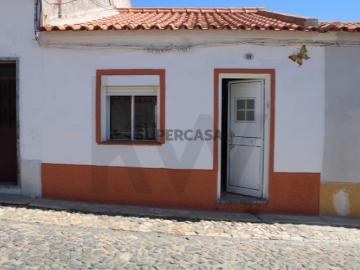 Vende se Moradia T3 Mobilada com Logradouro em Baleizão Beja