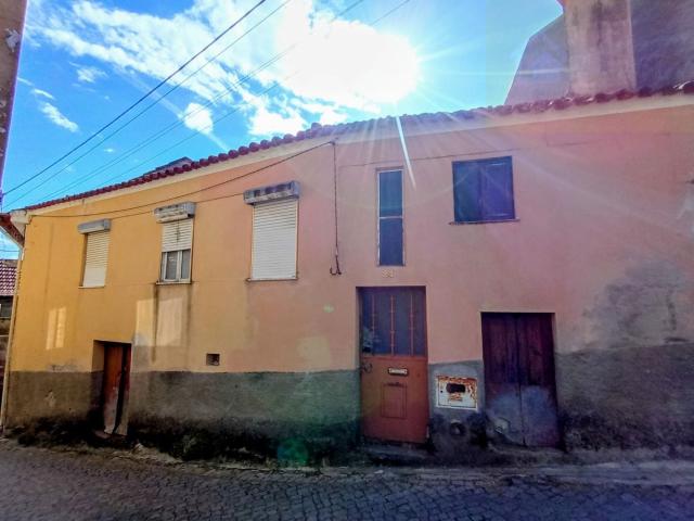Vende se moradia T3 a 7 minutos de Mangualde
