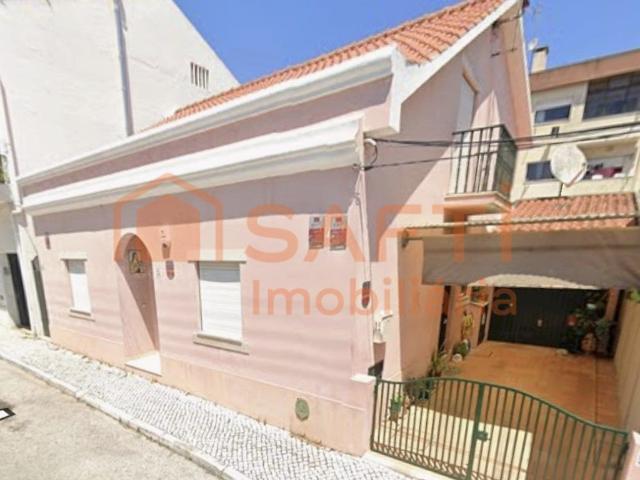 Vende Se moradia V5 no Entroncamento 0m² Nossa Senhora de Fátima