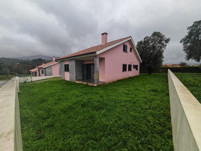 Vende se Moradias T4 em Vila Nova de Cerveira