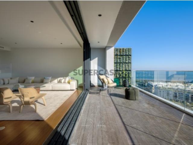 Vende se Penthouse T3+1 Duplex no Parque das Nações, Lisboa