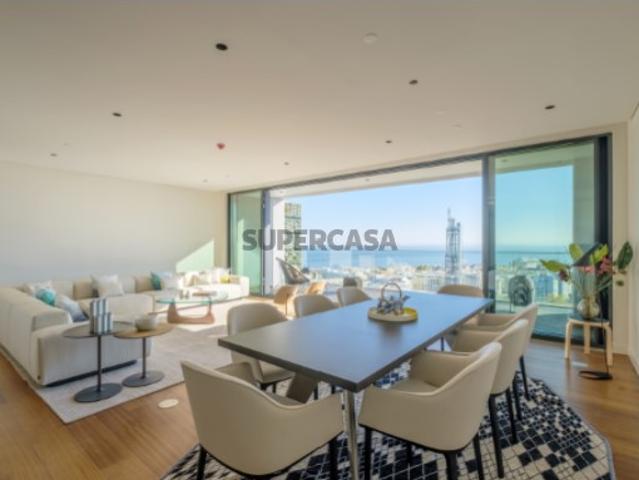 Vende se Penthouse T4+1 no Parque das Nações, Lisboa
