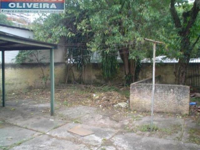 Vende se sobrado 3 dormitórios