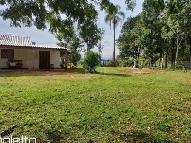 Vende sitio em Taquara, 5mil m², meio hectare com duas casas, na RS parada 126