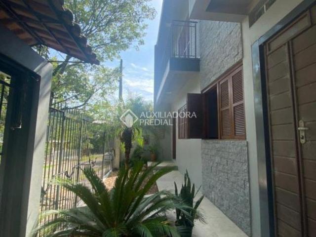 Vende sobrado Rio Branco, com 4 dormitórios, sendo 4 suítes