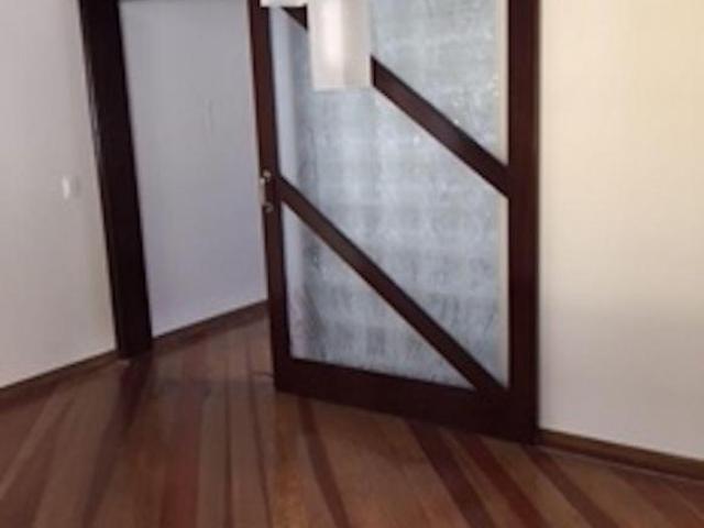 Vende sobrado 3 quartos, 3 vagas Bairro Tarumã Curitiba PR