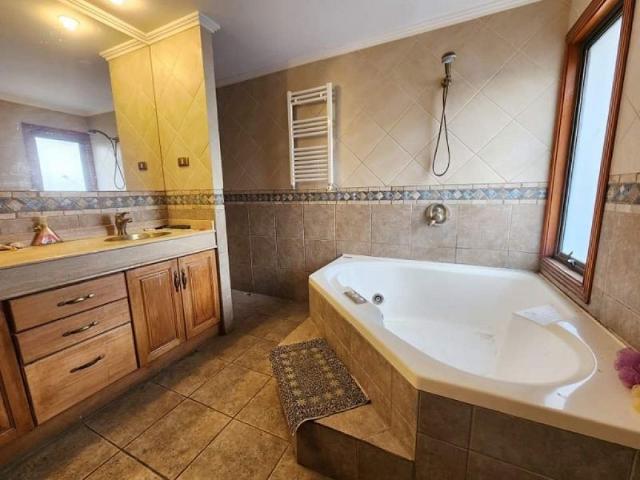 Vendemos gran casa de 7D en Los Almendros, Reñaca!