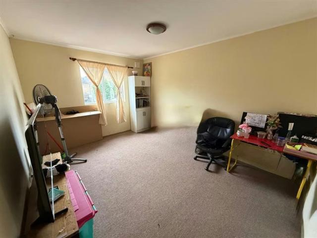 Vendemos hermosa y amplia casa en valles del country talca | 4 dormitorios por 140000. 00 en Talca