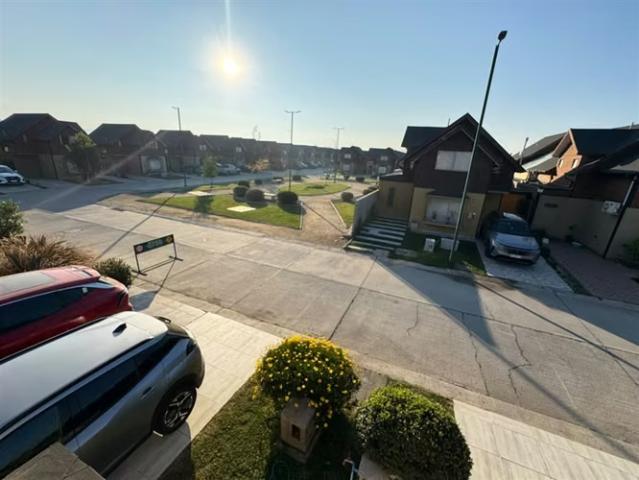 Vendemos hermosa y renovada casa en condominio buin oriente | 3 dormitorios por 4250.00 en Buin