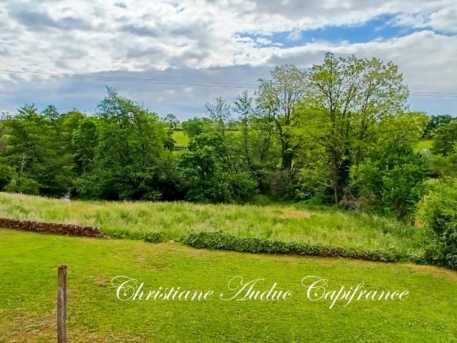 Vendenesse les Charolles, Au calme, maison en pierres et briques de 136 m², sur terrain de 854 m²