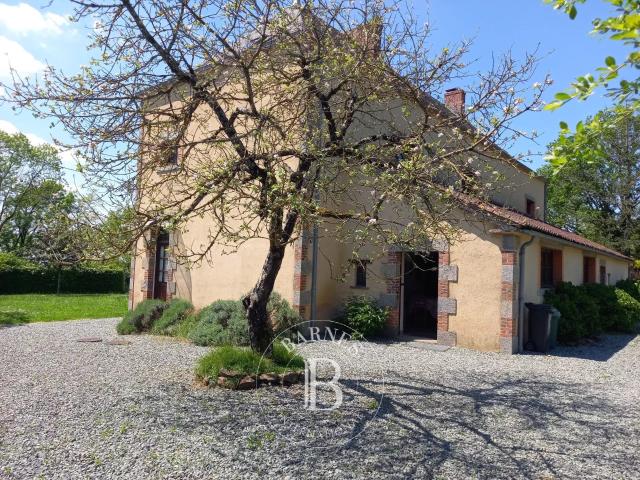 Vendée Belle maison de campagne Terrain de 7000m² 310m² Pouzauges