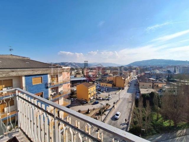 Vendesi attico a Benevento