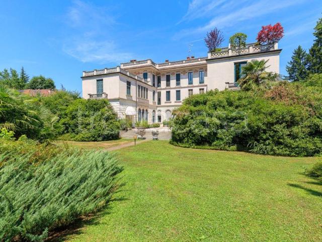 Vendesi attico a Castelletto sopra Ticino via 1 Maggio
