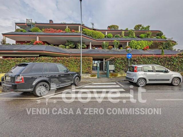 Vendesi attico a Schianno, Gazzada Schianno
