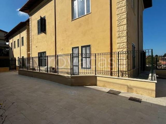 Vendesi attico/mansarda a Grottaferrata via dei Colli, 13