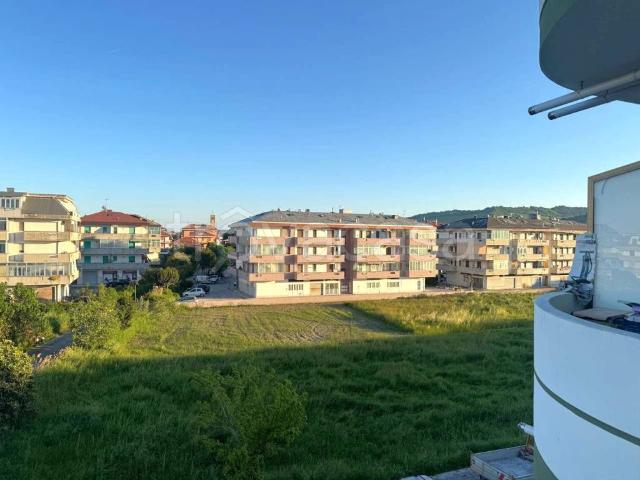 Vendesi appartamento a Martinsicuro via Castellano, 7
