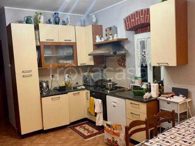 Vendesi appartamento a Mignanego via Vittorio Veneto