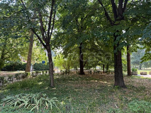 Vendesi appartamento a Modena via Isaac Newton, Villaggio Giardino