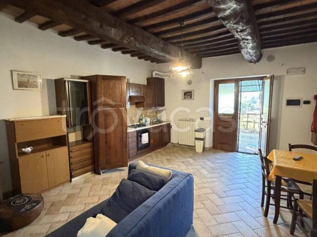 Vendesi appartamento a Monte Castello di Vibio via di Madonna del Piano