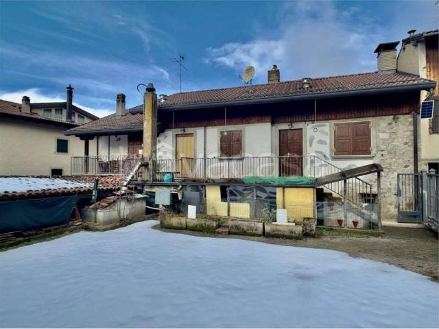 Vendesi appartamento a Barzio via ai monti, 1, Concenedo