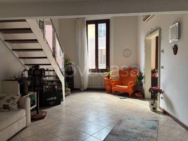 Vendesi appartamento a Bologna, Santo Stefano