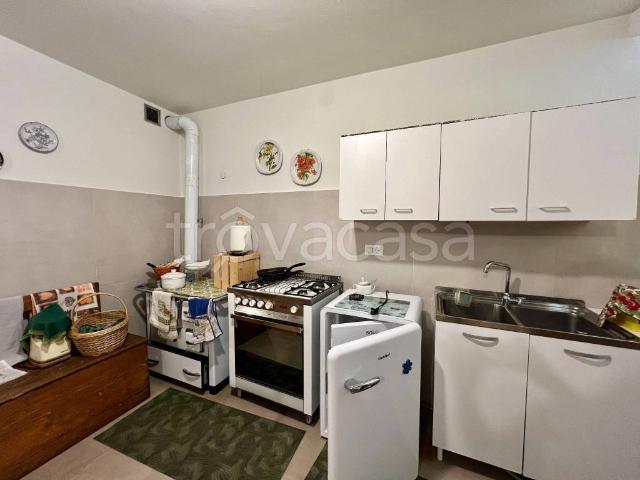 Vendesi appartamento a Borgo d'Anaunia via Doss Sedrena, 8