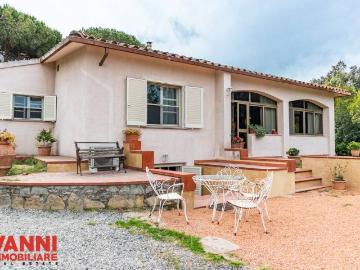 Vendesi appartamento a Casale Marittimo via Cecinese