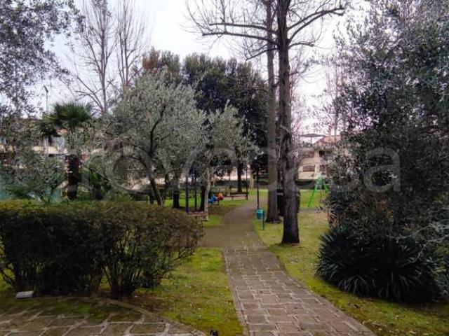Vendesi appartamento a Caserta via Andrea Iannelli, Mezzano