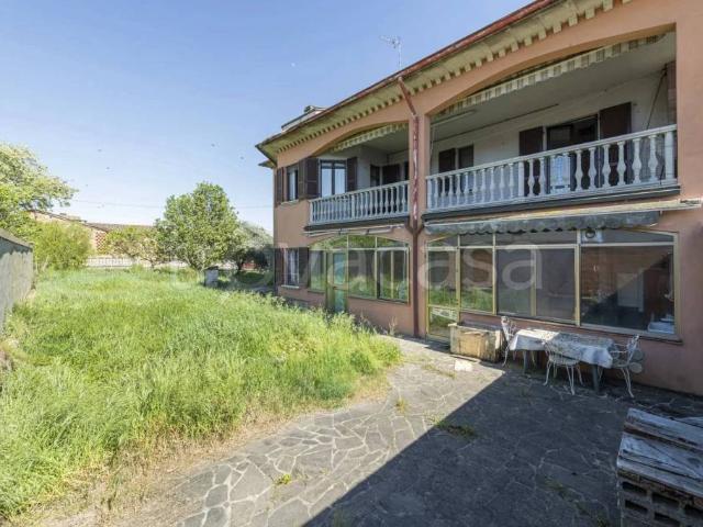 Vendesi appartamento a Castelgerundo via Beato Angelo Porro, 3
