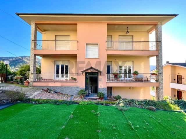 Vendesi appartamento a Castiglione Chiavarese