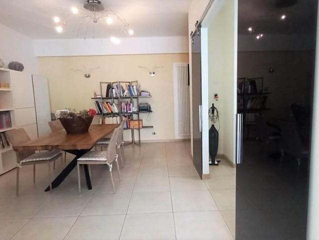 Vendesi appartamento a Carrara, Marina Di Carrara
