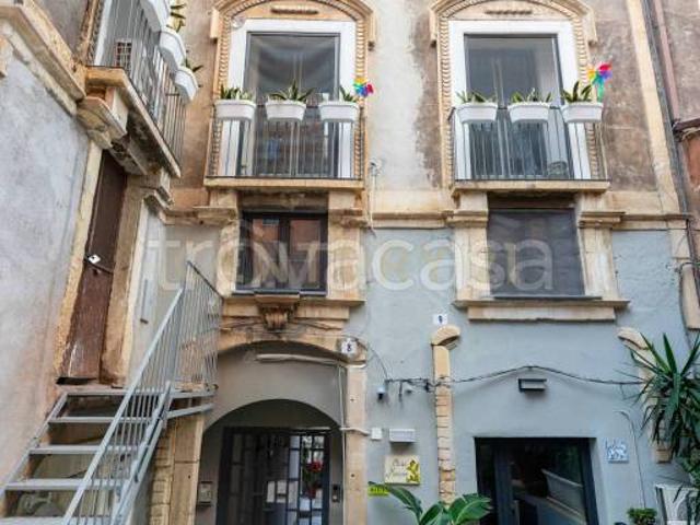 Vendesi appartamento a Catania via Alfieri, 7, Centro Storico
