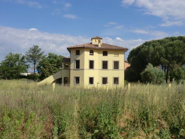Vendesi appartamento a Cortona via Ossaia