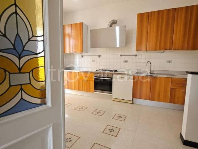 Vendesi appartamento a Genova, Carignano