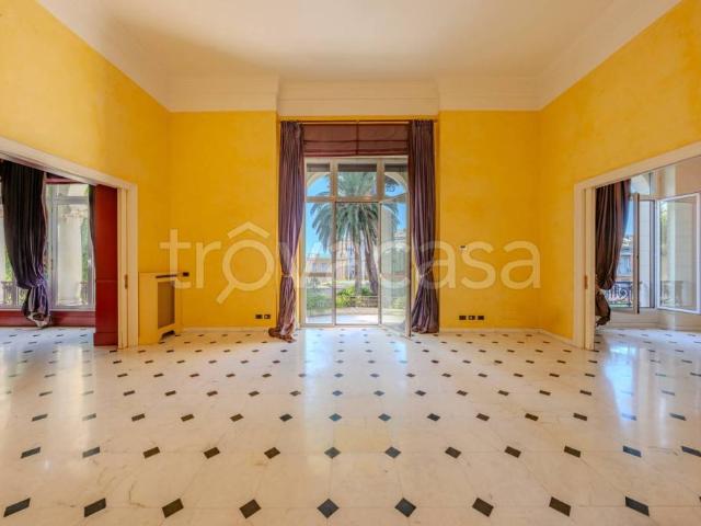 Vendesi appartamento a Genova via Montallegro, 47, Albaro