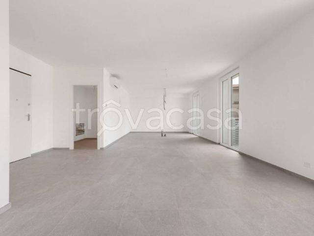 Vendesi appartamento a Giussano viale Monza, 28