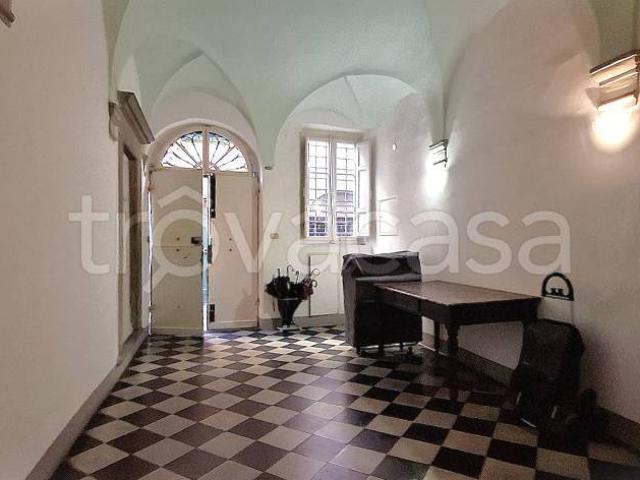 Vendesi appartamento a Lucca via dell'Anfiteatro, Piazza Anfiteatro Torre Guinigi