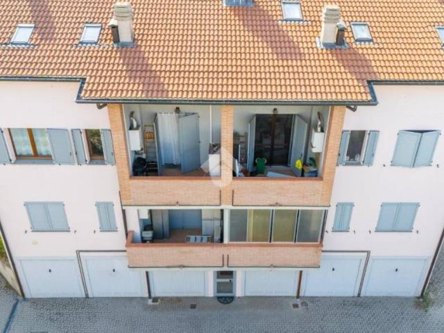 Vendesi appartamento a Lesignano de' Bagni, Bassa