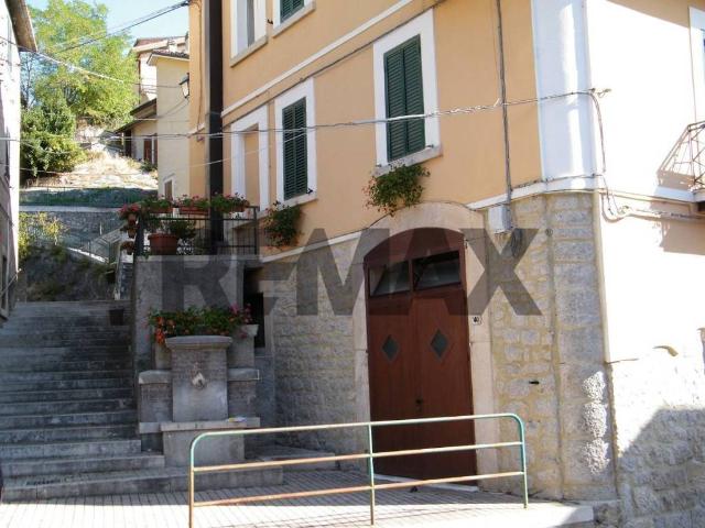 Vendesi appartamento a Palena via Aia del Mulino, 13
