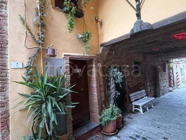 Vendesi appartamento a Peccioli via Bastioni