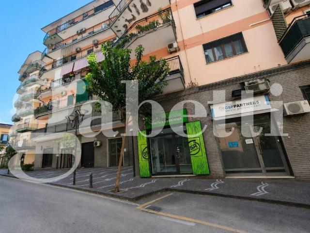 Vendesi appartamento a Portici viale Secondo Melina, 28