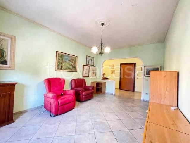 Vendesi appartamento a Prato, Chiesanuova