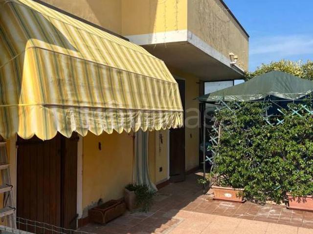 Vendesi appartamento a Quistello viale Sgaler No Number