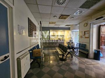 Vendesi appartamento a Roma piazza dell'Emporio, Aventino