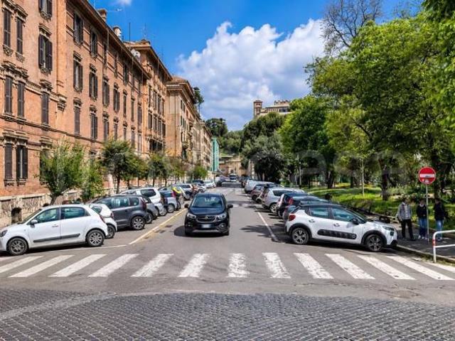 Vendesi appartamento a Roma, Testaccio