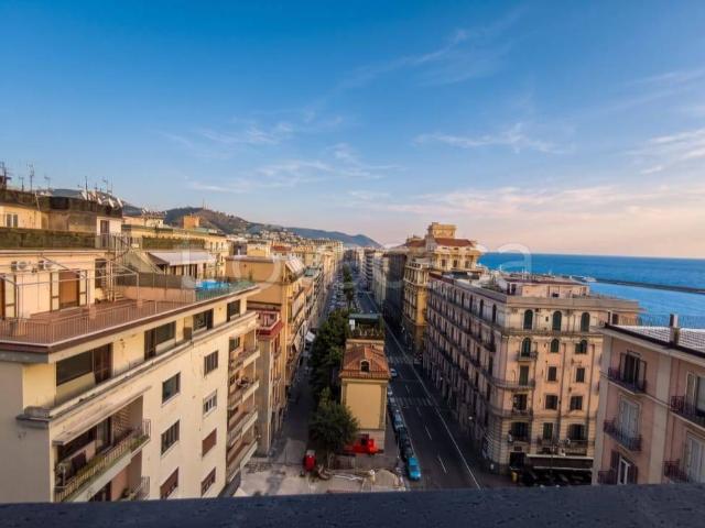 Vendesi appartamento a Salerno via Roma, Centro Storico Teatro Verdi