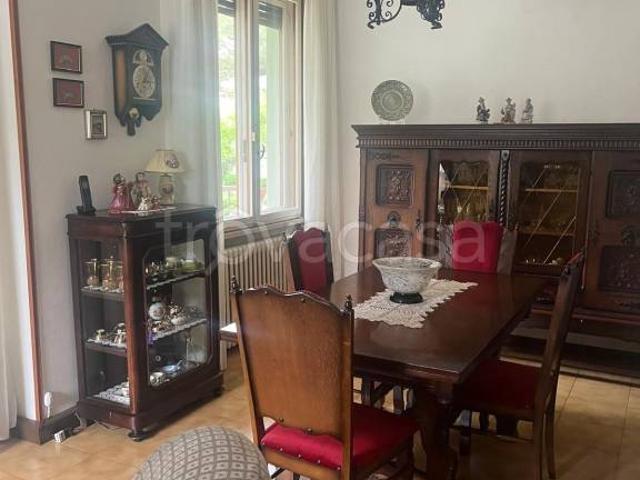 Vendesi appartamento a Torviscosa via Resi Marinotti
